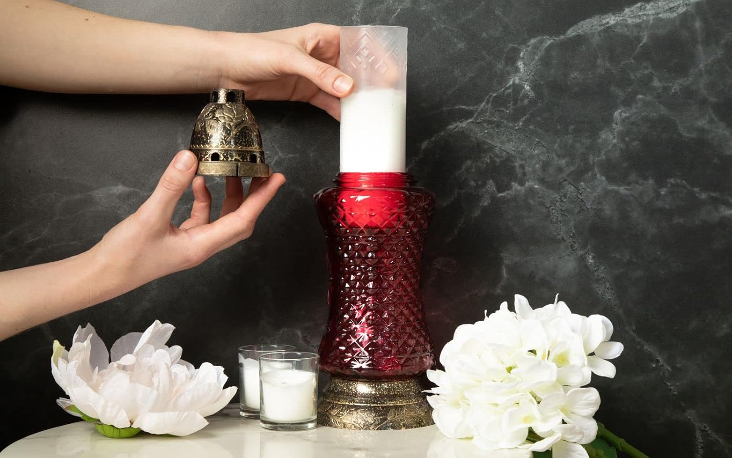 Starburst Memorial Candle by Taultic Lights, Red Glass Lantern Eternal Candle Holder for Loss of Loved One, Heat-Resistant Plastic Top and Base, Remembrance Decorations for Grave, Indoor & Outdoor Use