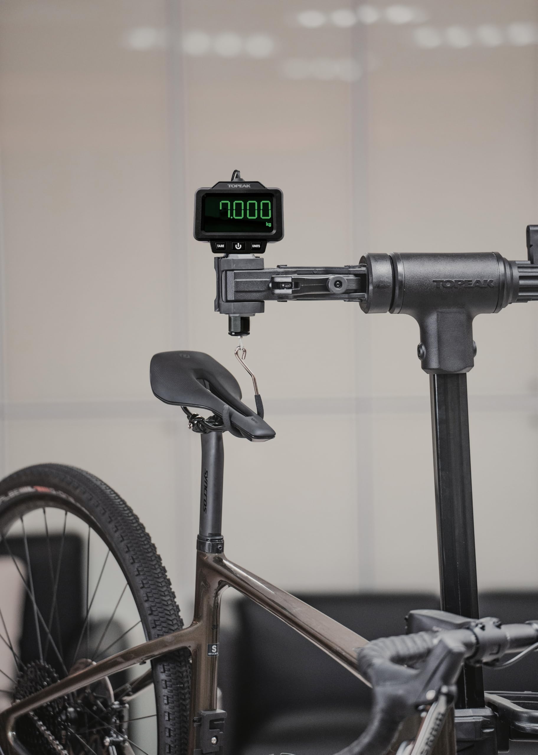 Topeak Digital Hängewaage Team Issue, Aluminium/Composite, Schwarz, max. 35 kg, präzises Wiegewerkzeug, kompakt 23,5x11,5x4,5 cm, 15910000