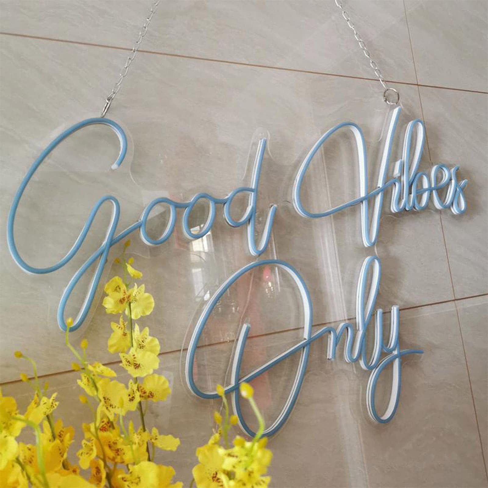 Insegna Al Neon Gigante 'Good Vibes Only' 145 Cm – Luce LED Rosa Con Telecomando E Dimmer. Decorazione Da Parete Per Soggiorno, Feste, Matrimoni, Bar. Realizzata In Acrilico E Silicone.