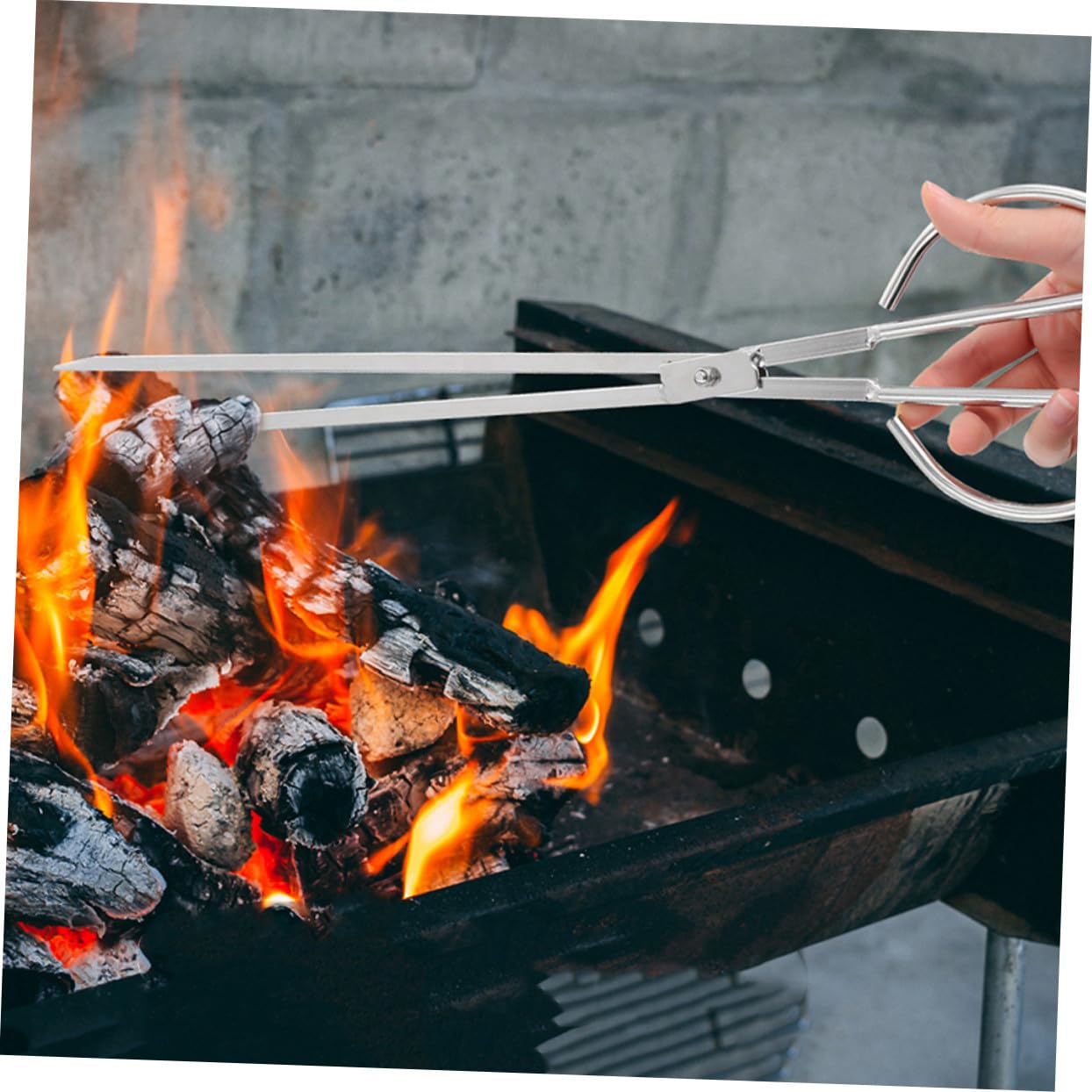 Pinza per Carbonella in Acciaio Inox con Denti Resistente e Versatile per Barbecue Falò e Campeggio per Maneggiare e Rifiuti Allaperto
