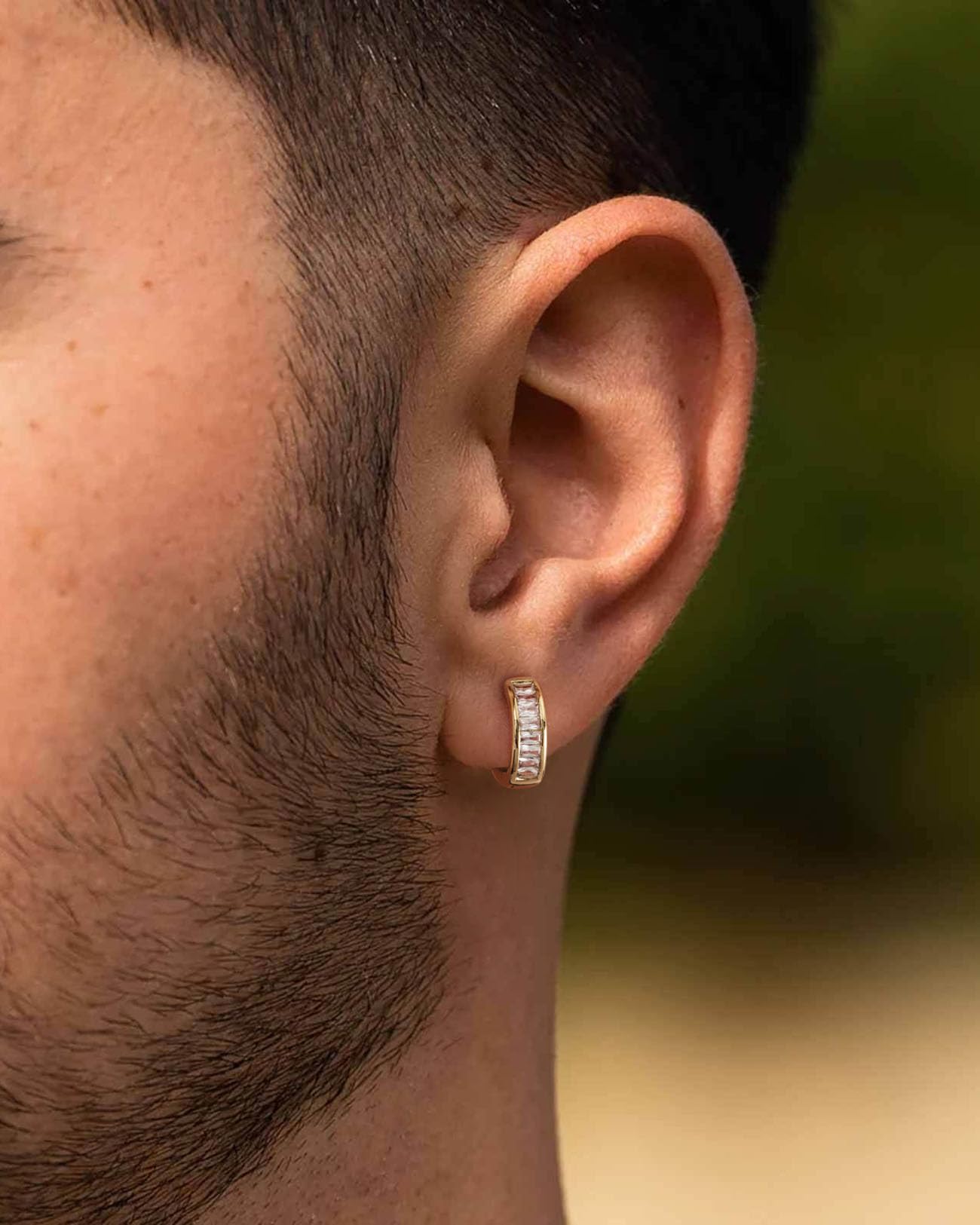 Orecchini Uomo – Cerchi Huggie in Placcato Oro 14K / Oro Bianco Argento, Orecchini a Cerchio in Argento con Zirconi Cubici, Design Semplice e Discreto, Piccoli e Raffinati, per Uso Quotidiano
