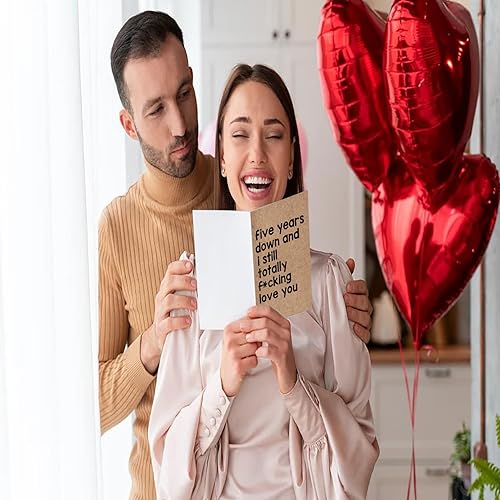 Miniatura 5 de Divertida tarjeta de 5 aniversario de regalo para pareja, esposo, esposa, linda aniversario de 5 años para ella él, aniversario travieso de 5 años
