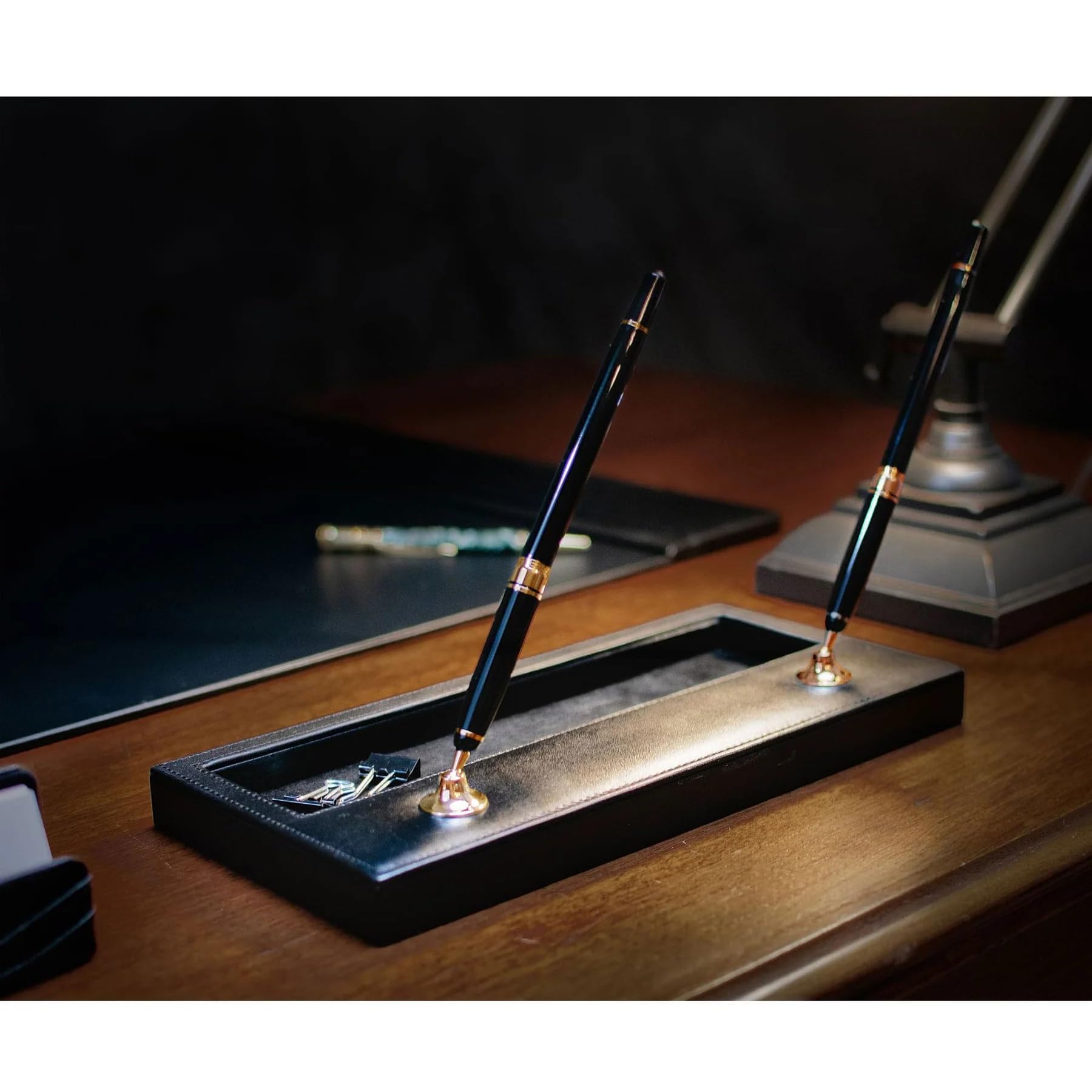 DACASSO Ensemble de bureau 5 pièces en cuir noir – Sous-main en cuir de luxe et éléments essentiels d'organisation de bureau – Organisation de bureau et décoration de bureau exécutif (noir, 5 pièces)