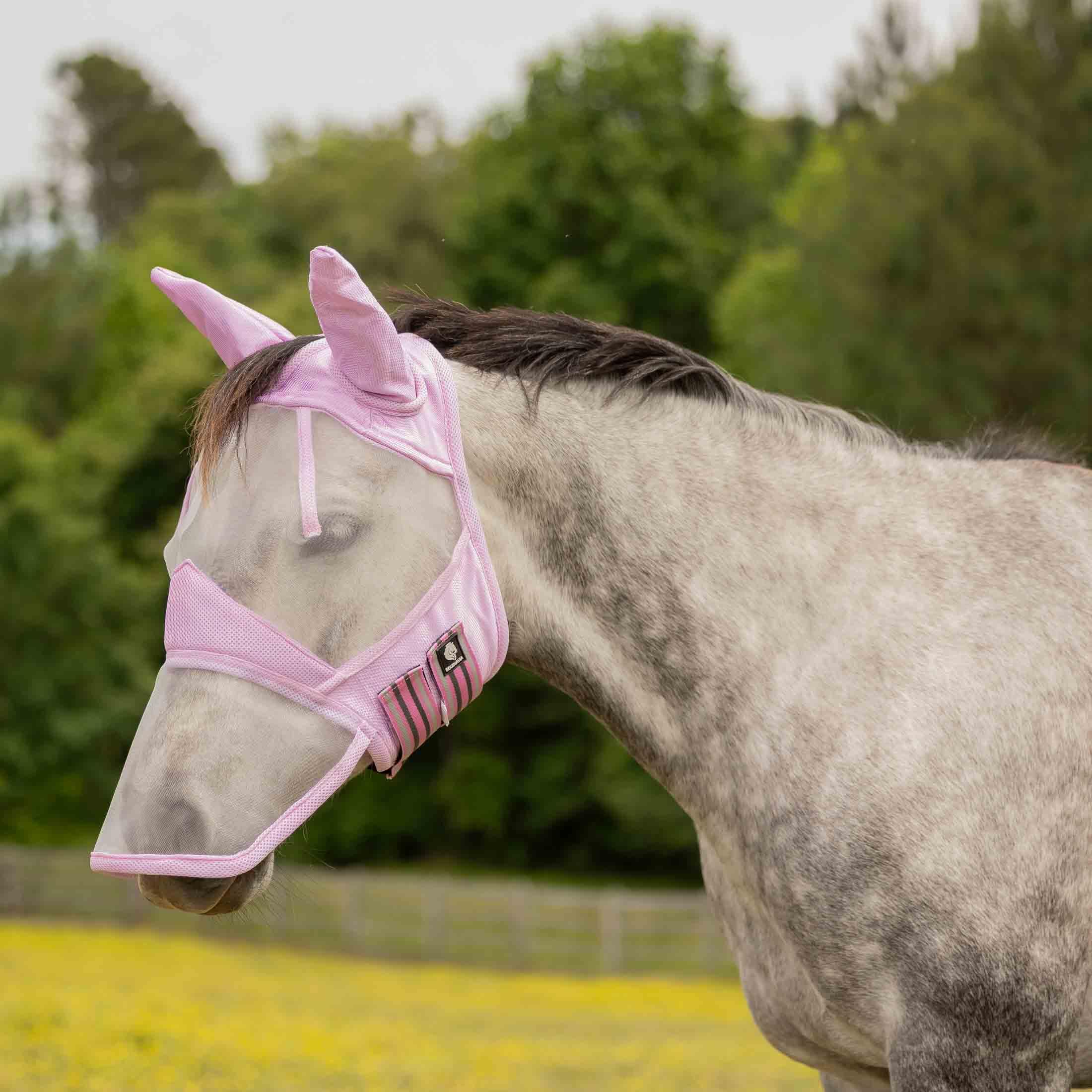 Masque anti-mouches long nez rose Equinavia Algard pour les journées de pré au soleil