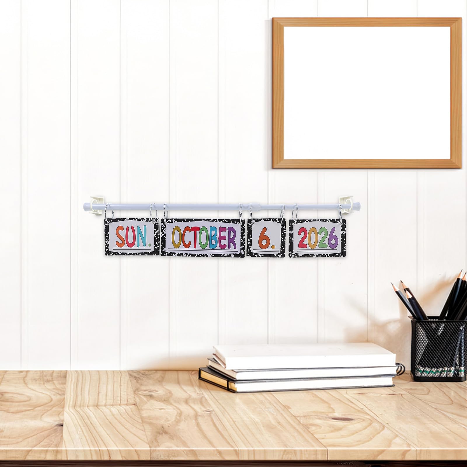 5 Stück Wandkalender und Verstellbarer Metallhalterung