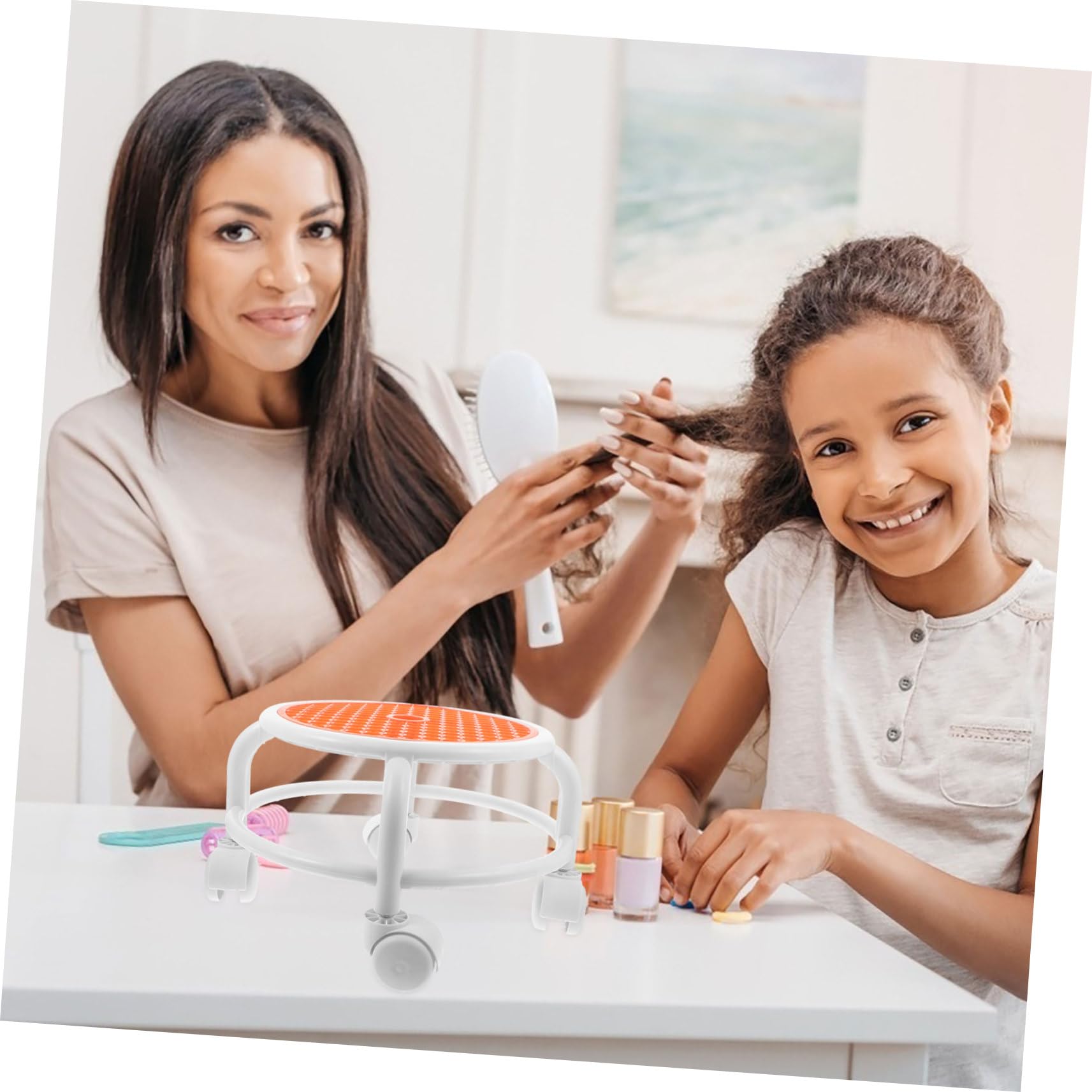 FRCOLOR Sgabello Girevole Basso Rotelle per Pedicure e Manicure | Poltrona per Unghie dei Clienti, Struttura in Plastico, Uso in Salone e Officina