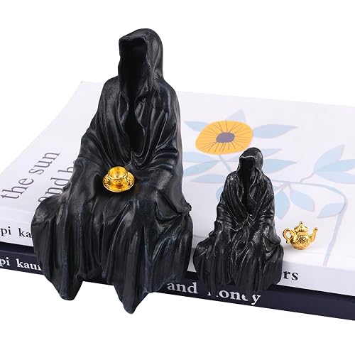 URROMA 2 Stück Sensenmann Statue Halloween Sitzende Geisterfigur Mit Teetasse Im Schwarzen Gewand Gotische Bücherregal Dekoration Für Tisch Und Schreibtisch - Style 1