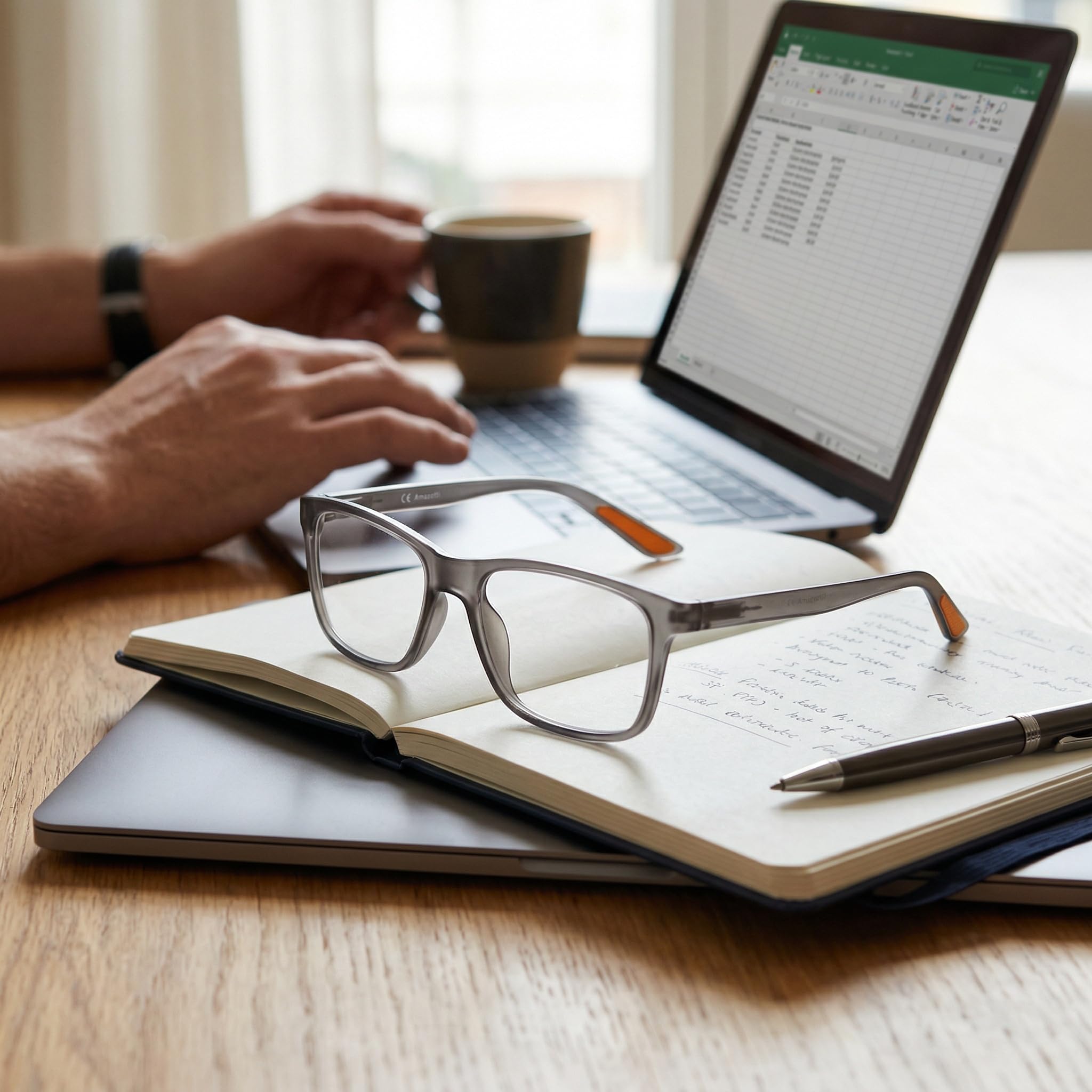 Brille mit Sehstärke - Lesebrille Damen und Herren, Lesebrillen mit Anti-Rutsch-Pads, Inkl. Etui und Optiktuch, Leichtes flexibles Design
