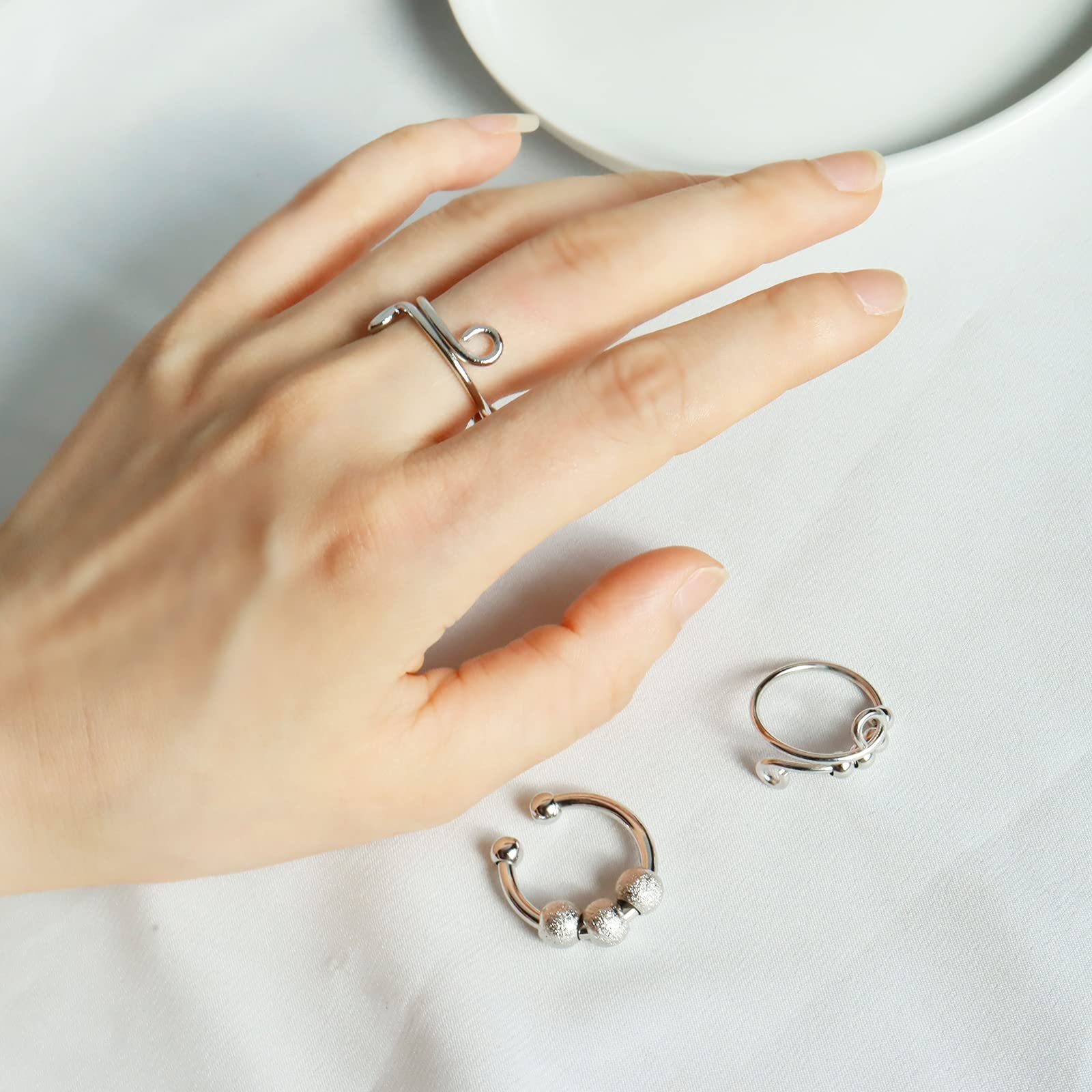 2 Stück Angstringe mit Perlen Fidget Ringe für Angst für Frauen Fidget Spinner Ringe Sorgen Angst Perlen Ringe für Männer 4 Goldperlen Ringe