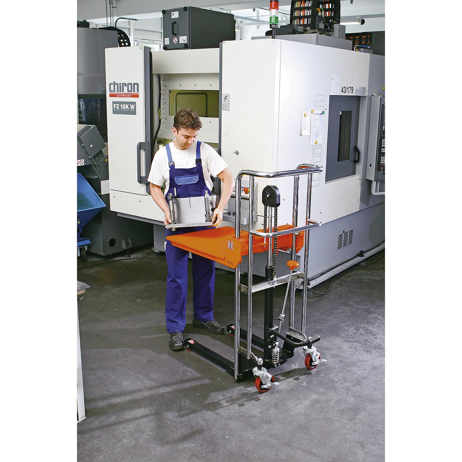 kaiserkraft | Carrello elevatore a piattaforma | con sistema idraulico a pedale | campo di sollevamento 85-765 mm