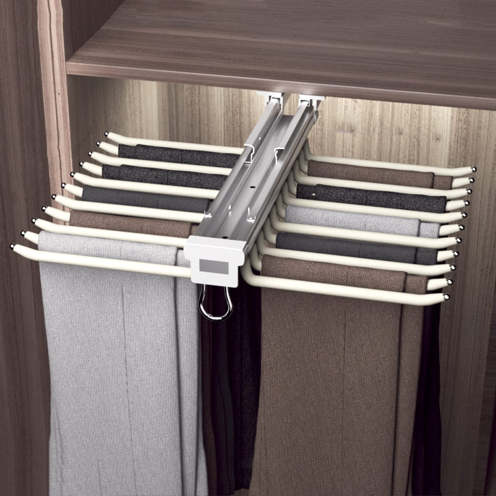 Porte-pantalons coulissant pour éliminer les plis et optimiser les petits placards