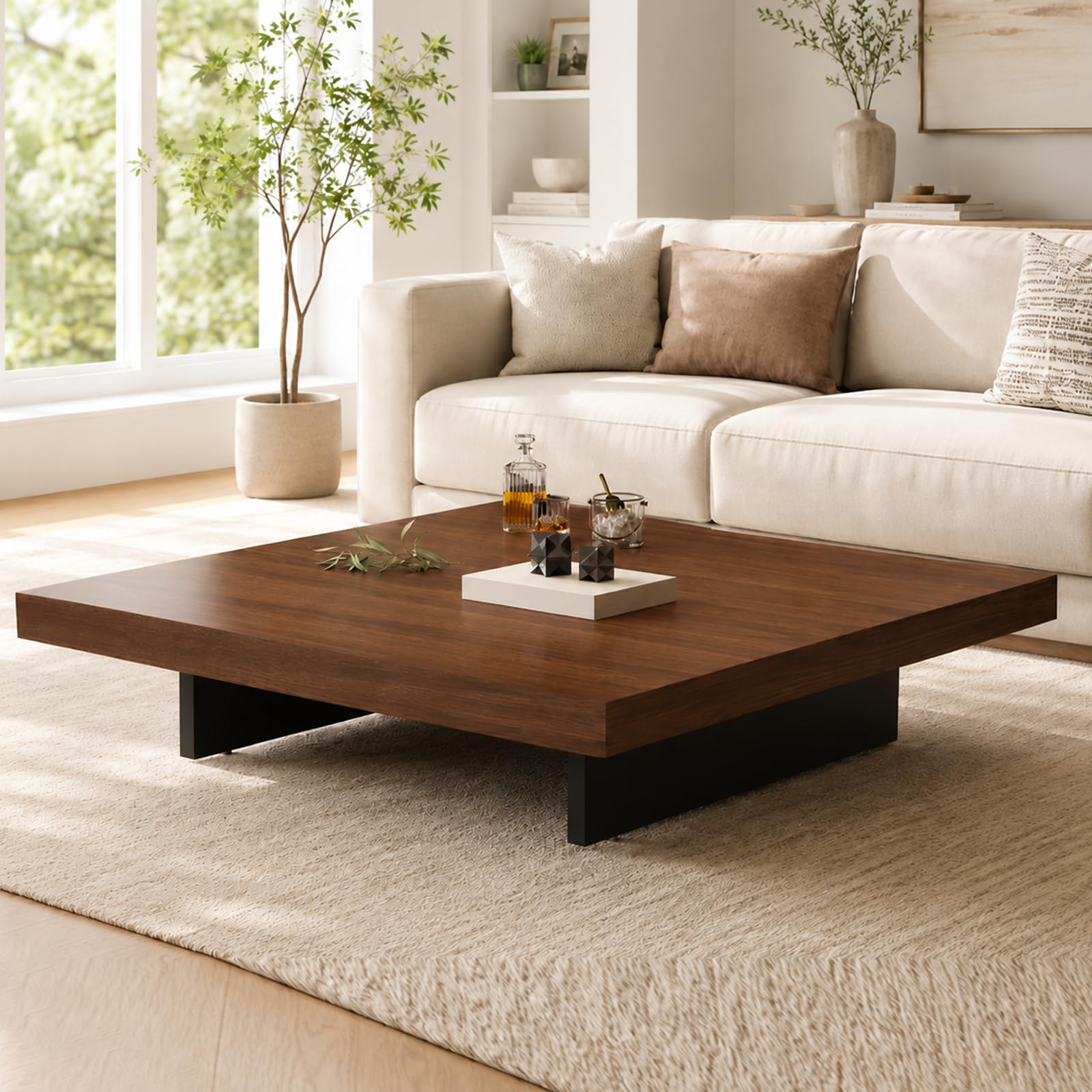 Table basse moderne en bois massif couleur noyer pour sublimer vos apéritifs au salon