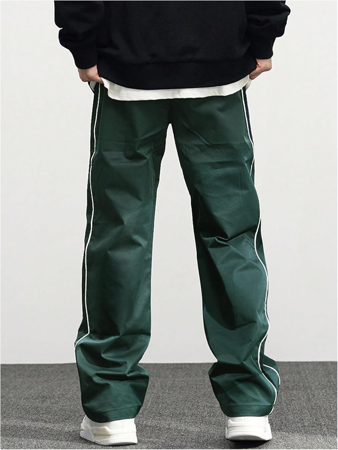 Verdusa Men's Track Pants Straight Leg Acitve Streetwear Elastic Waist Parachute Pants with Pockets - Image 2