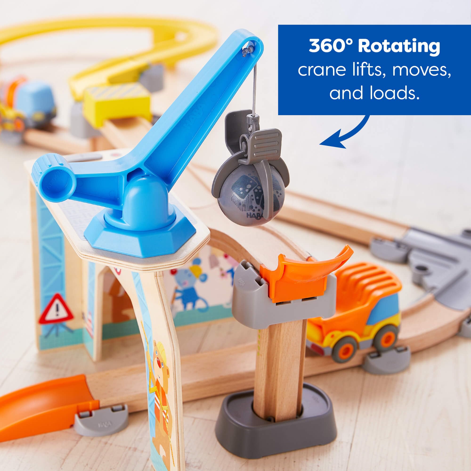 HABA Kullerbü 1307199001 - Pista a sfera in legno colorato con veicoli - Sistema di clic espandibile con 51 parti - Ferrovia in legno alternativa per bambini dai 2 anni in su, 1307199001
