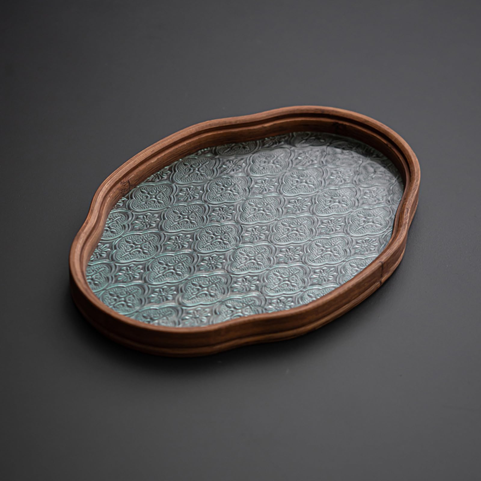 Plateau à thé de style chinois en verre ciselé, l'élégance Kungfu pour les connaisseurs