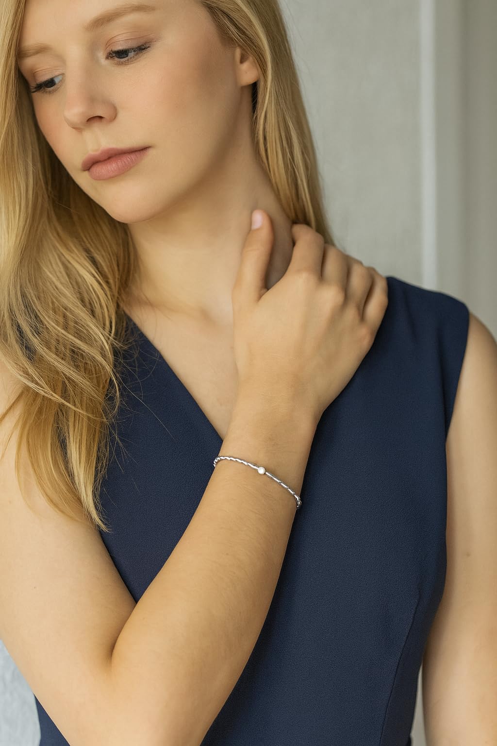 MAJALE Pulsera Anti Ansiedad-Estrés para Hombre, Mujer Obsequio San Valentín - Brazalete Plateado Minimalista de Acero Inoxidable - Pulsera Sencilla Flexible 100% Hecho a Mano — view 5