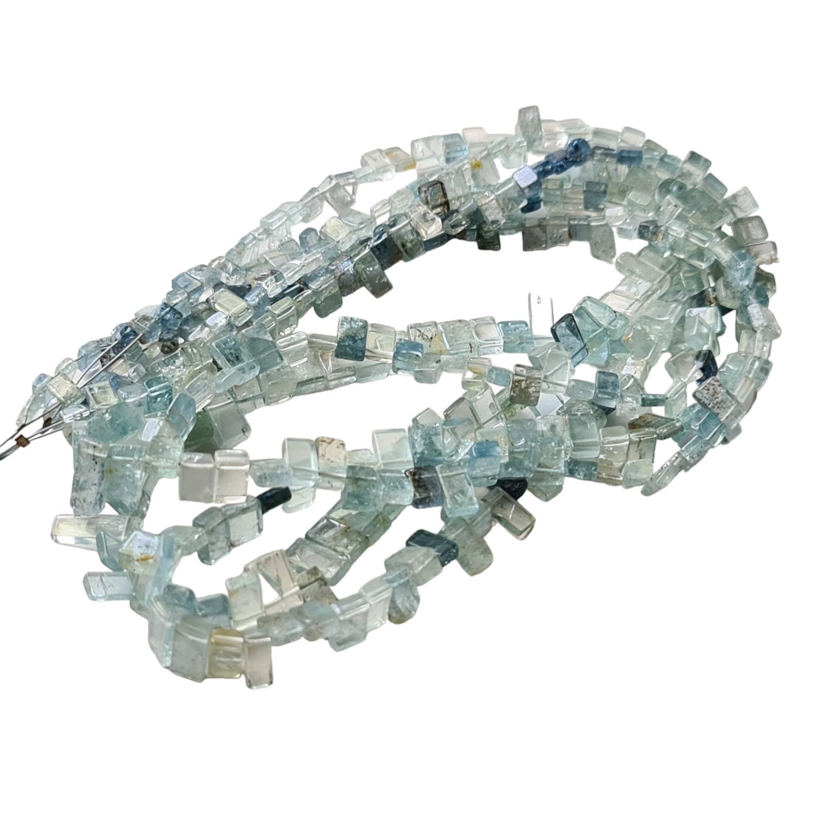 Perles aigue-marine pour femmes à offrir en cadeau unique sous forme de collier personnalisé