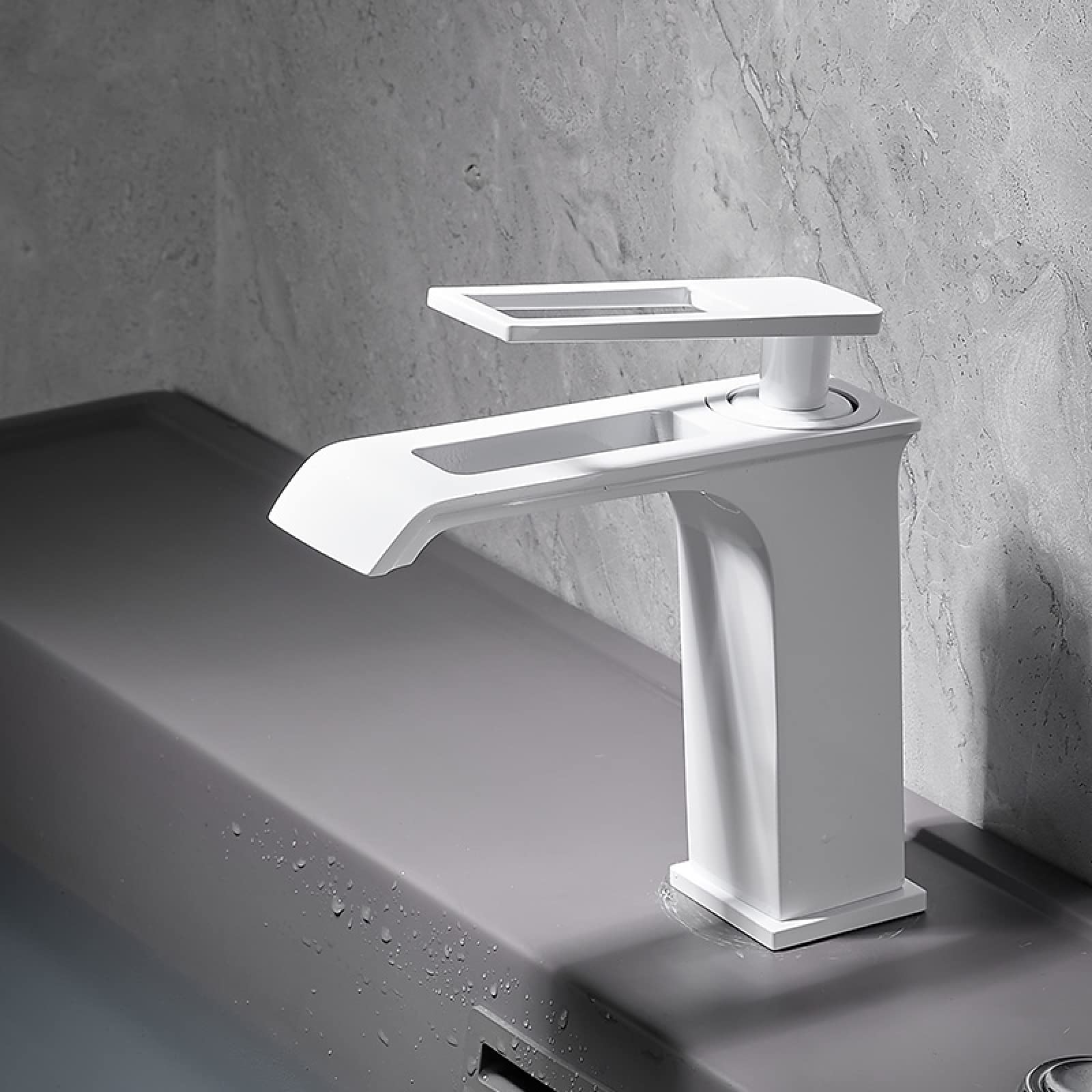 Robinet pour lavabo de salle de bain à poignée unique eau chaude froide