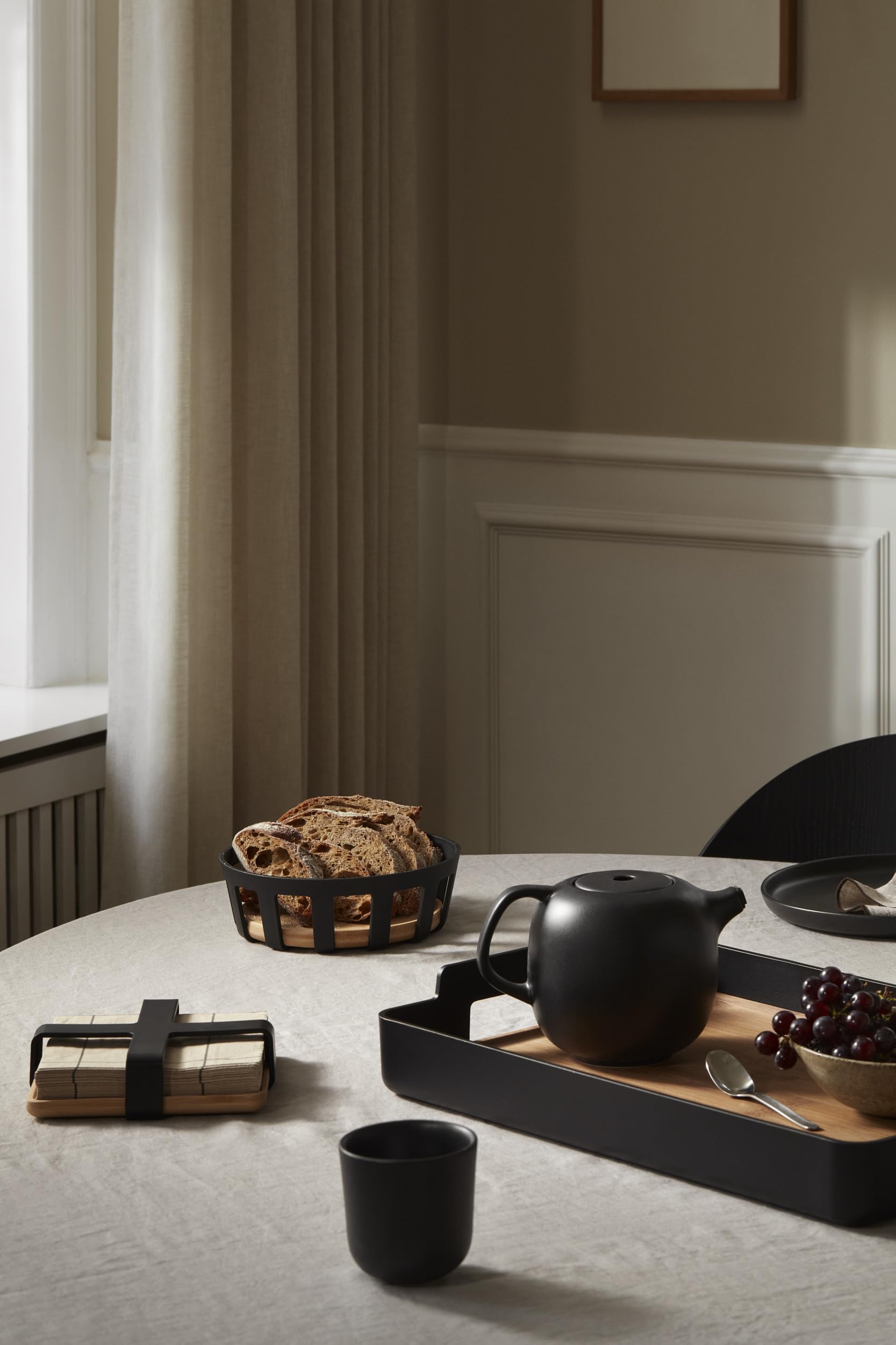 Eva Solo Bandeja rectangular Nordic Kitchen | Elegante y práctica bandeja con asas | Bambú carbonizado FSC | Negro