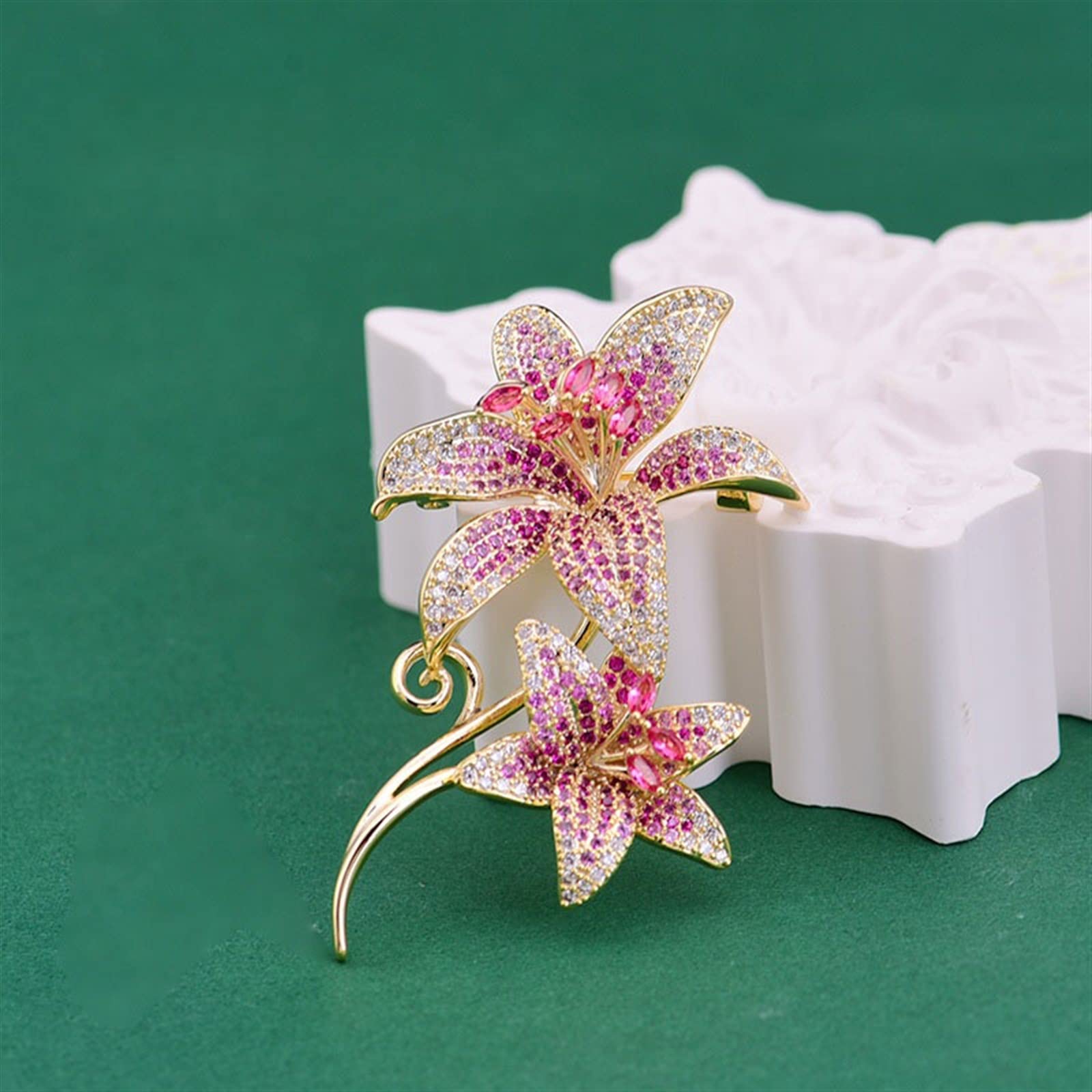 Spille da Donna Spille di Lusso con Giglio Spille di Fiori Eleganti Moda Versatile Accessori per Costumi Classici Spilla