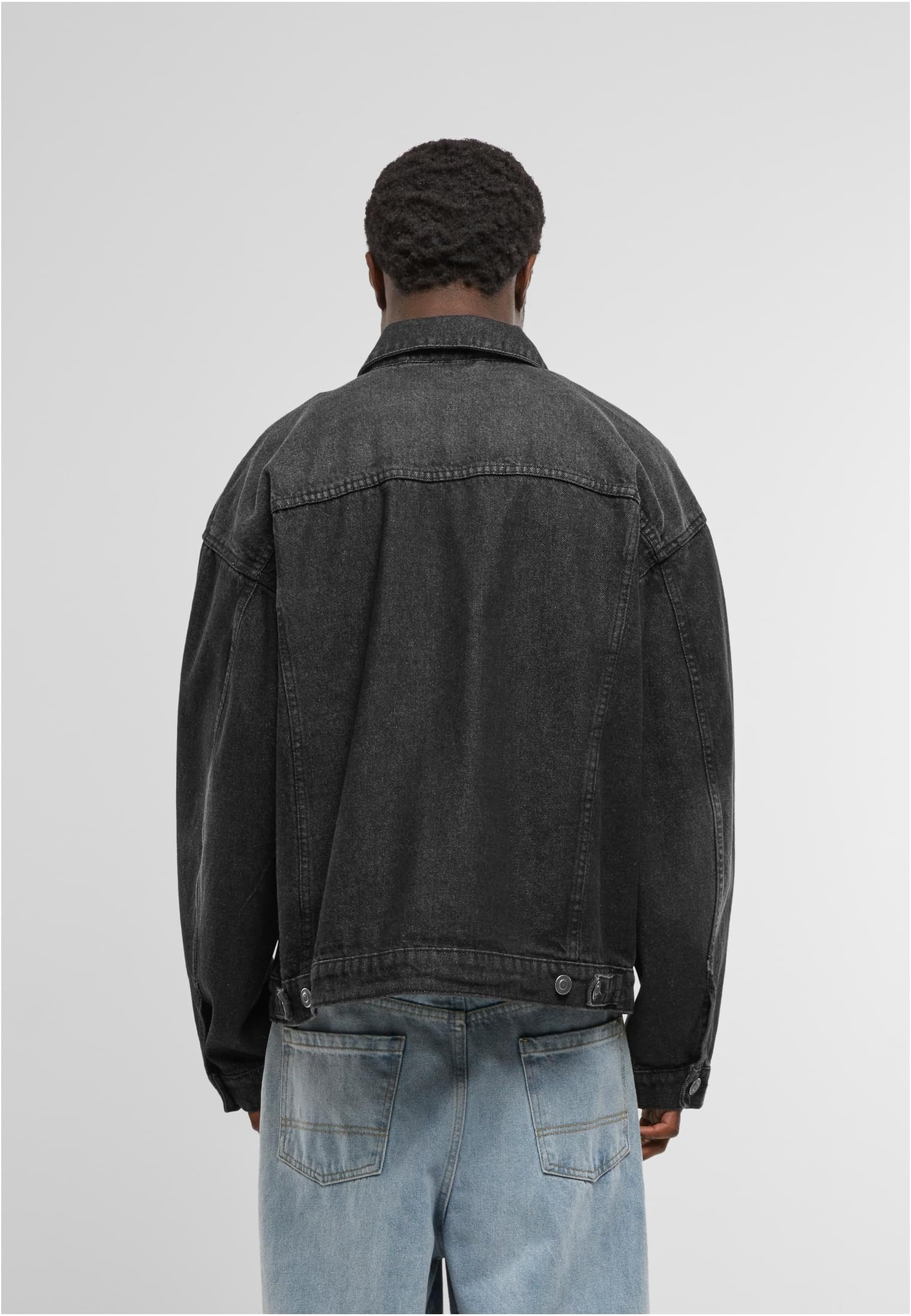 Build Your Brand Męska kurtka dżinsowa Heavy Ounce Boxy Denim Jacket, męska kurtka dżinsowa o kroju bokserskim, rozmiary S - 5XL, Black washed, 4XL