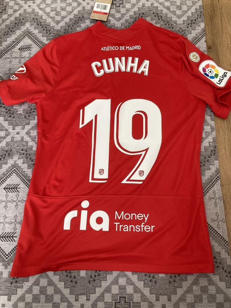 売り切り！アトレティコ4thユニフォーム　限定　クーニャ Amazon.co.jp: アトレティコ4thユニフォーム 限定 クーニャ L