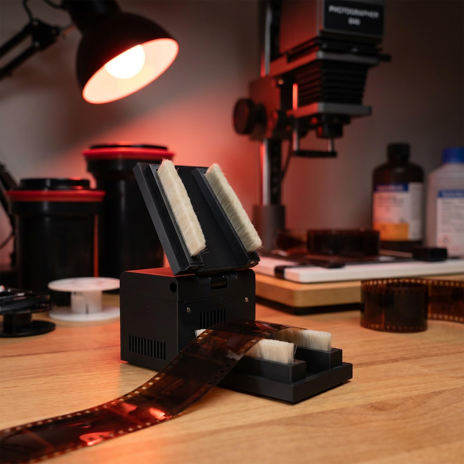 Limpiador eléctrico antiestático para Negativos, Cepillo motorizado con 4 cerdas de Lana Suave, Equipo de Limpieza para Cuarto Oscuro, Tapa abatible, para Estudios fotográficos de 135 y 120 mm