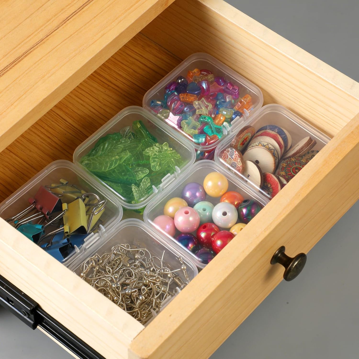 100 Pcs Clear Plastic Beads Storage Containers Box Small Clear Boxes with Hinged Lid Plastic Case Mini Square Arts Crafts Storage Organizers for Small Items(2.1 x 2.1 x 0.8 Inch)