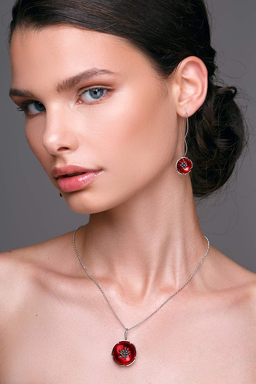 Grandi orecchini pendenti in argento sterling e smalto rosso, orecchini di fiori di papavero rosso, gioielli di fiori fatti a mano di Emmanuela, orecchini lunghi di fiori rossi