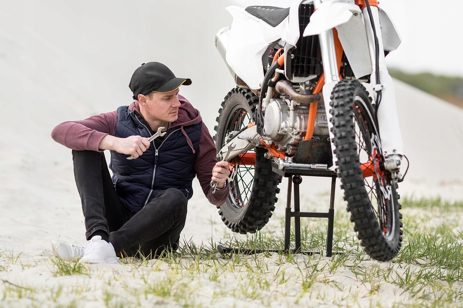 LICZNIK MOTOGODZIN CZASU PRACY SILNIKA 2T/4T 12 24V KOSIARKA MOTOCYKL QUAD