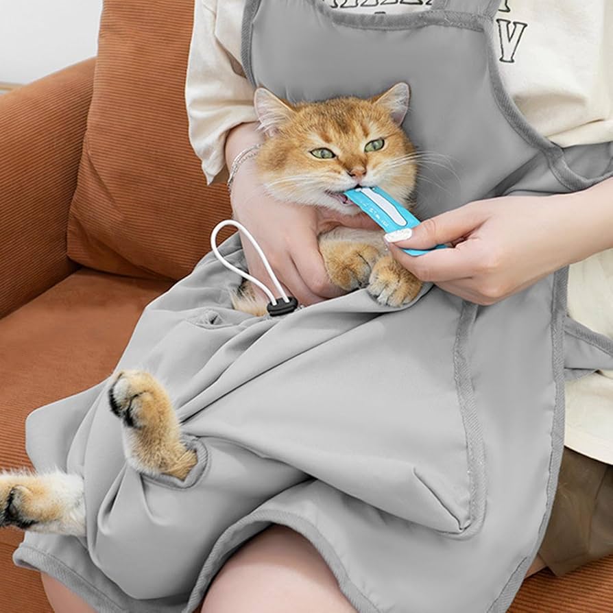 Amazon | 猫エプロン抱っこ爪切り夏 冷却 猫抱っこエプロン 猫用