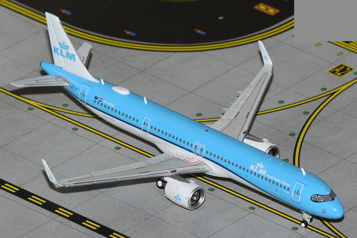 Amazon.com: GeminiJets KLM Airbus A321neo PH-AXA – 1:400 Scale Die