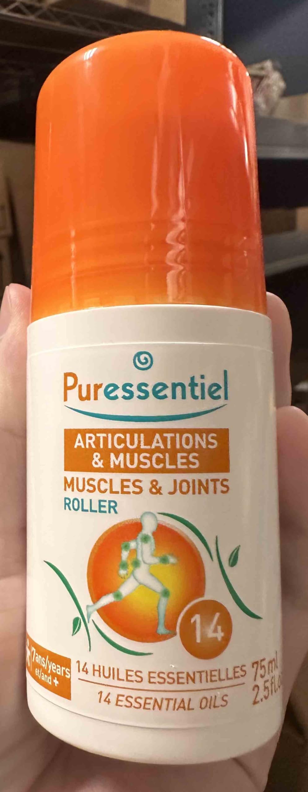 Puressentiel - Articulaciones y Músculos - Roller con 14 Aceites Esenciales - 99,9% de origen natural - Ideal para aliviar los dolores crónicos - Rodillas, espalda y piernas del deportista - 75 ml