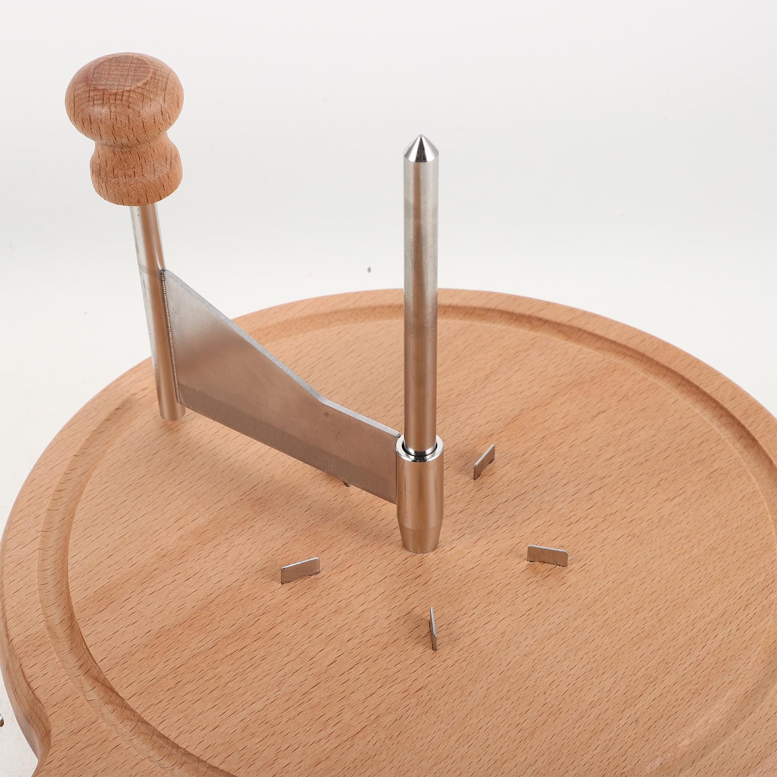 Rallador de Queso Rotatorio Manual de Cocina Manivela | Base Beige de Madera y Metal, Portátil para Cocina y Exterior, Apto para Queso y Trufas