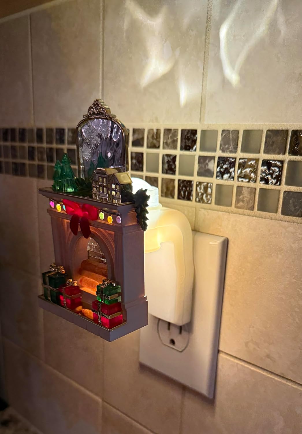 Bath & Body Works Holiday Fireplace with Presents & Gold Mirror Embellishments Wallflowers Fragrance Nightlight Plug