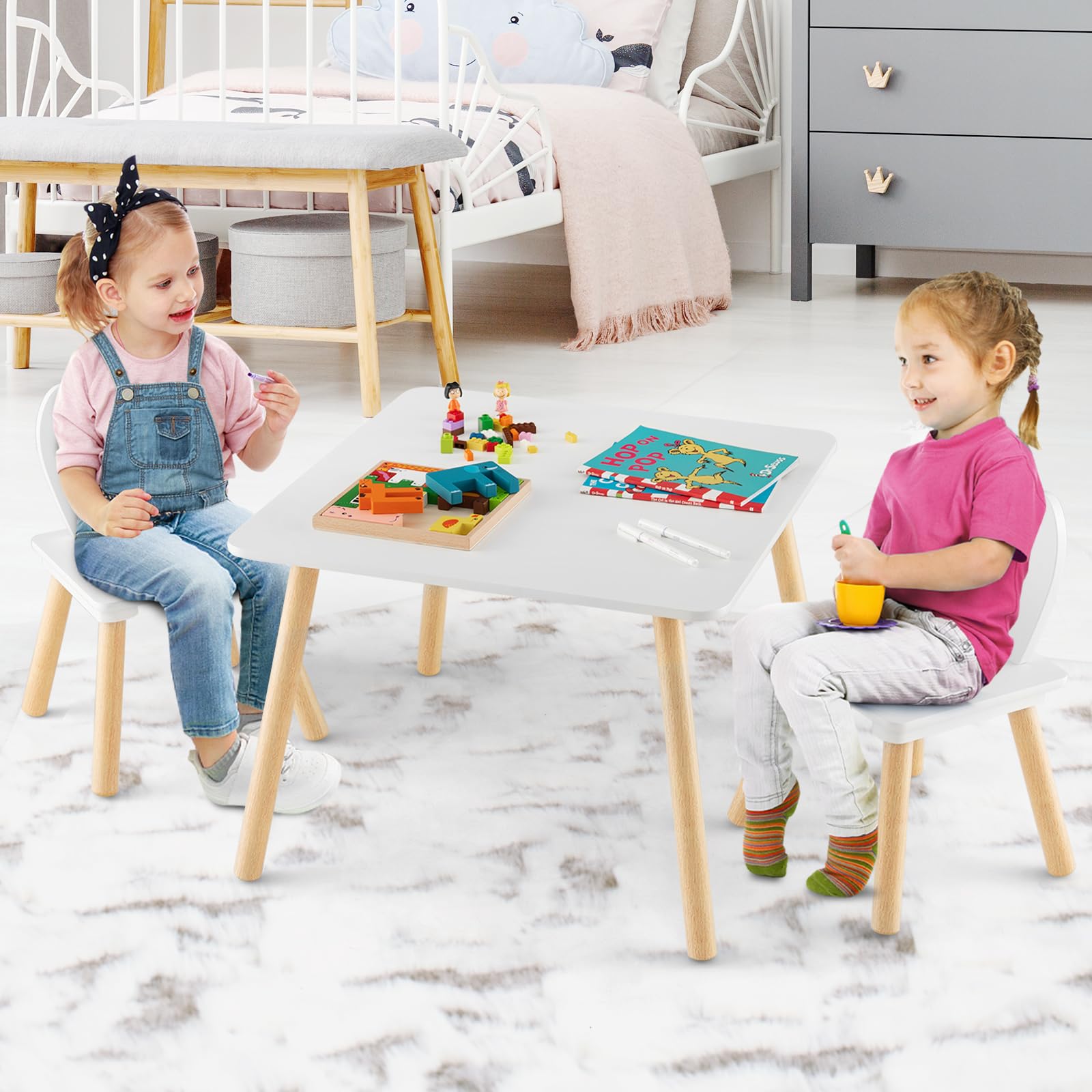 COSTWAY Set Tavolo e 2 Sedie per Bambini 3-6 Anni, Sedie Ergonomiche in Legno con Schienali a Forma di Orecchie di Coniglio, Portata 40kg, Salvaspazio, Ideale per Gioco e Disegno (Bianco)