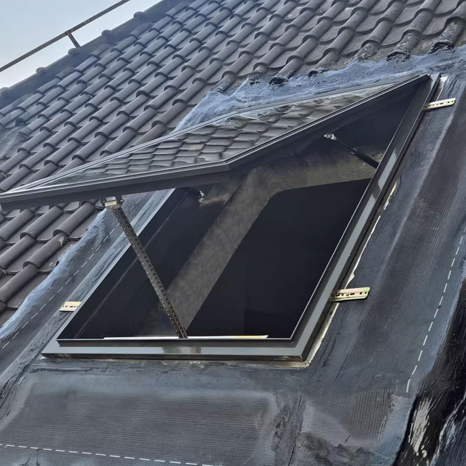 Ventana De Tejado Personalizable Vasistas En Aluminio Con Apertura Eléctrica Elevación a Gas Vidrio Templado De Doble Capa Control Remoto Y Sensor De Lluvia for Invernaderos Sótanos áticos(Brown,75x50