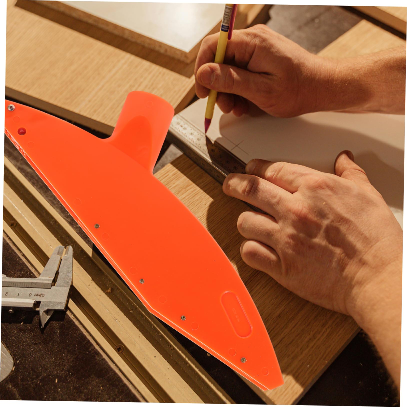 DOITOOL Protector para Cortadora de Mesa de Madera Cubierta de Plástico para Protección Efectiva en Hogares y Fábricas Multiusos
