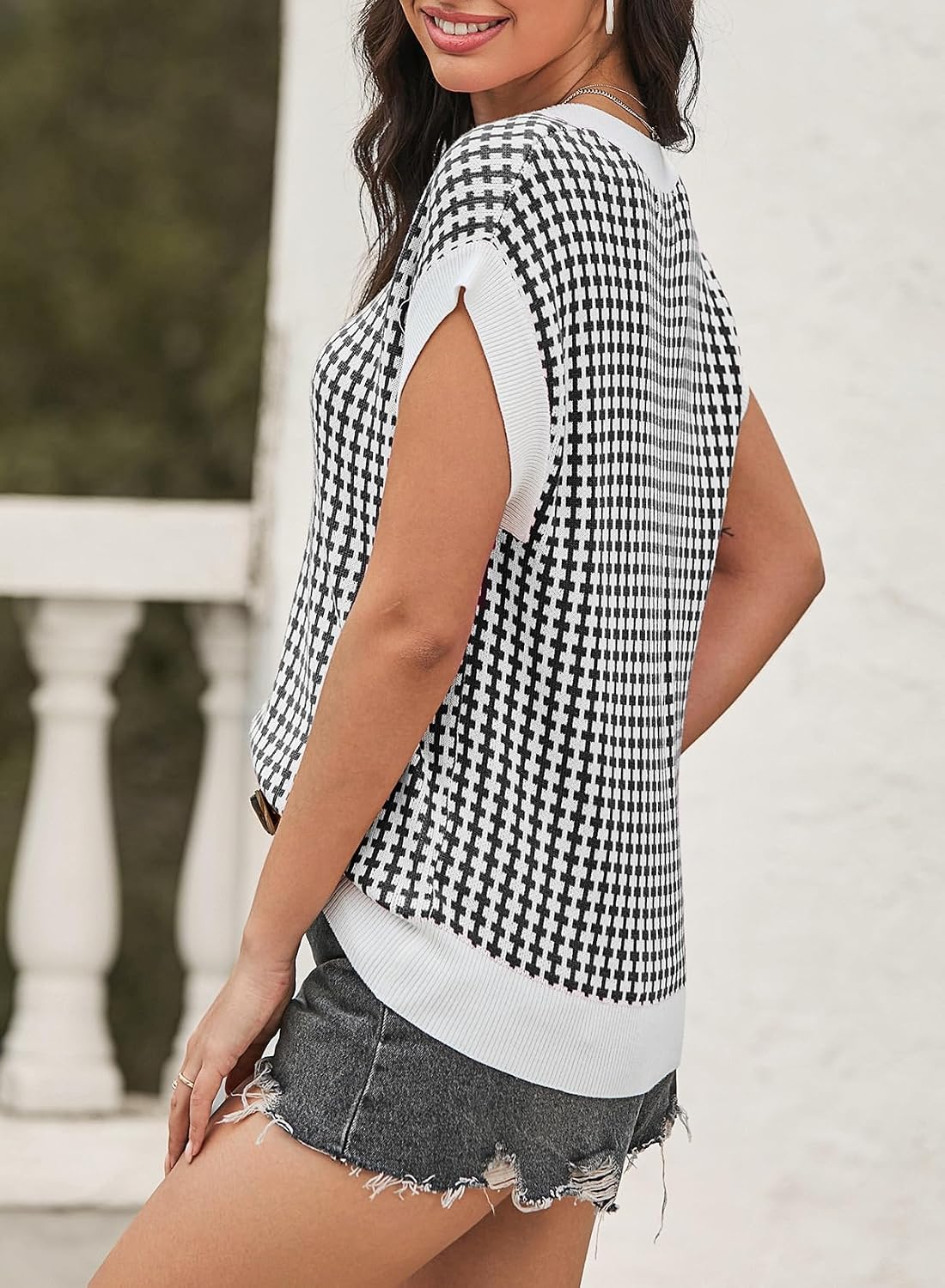 Dokotoo Womens Casual Summer Tops V Neck Short Sleeve Plaid Knit Vest Loose Fit Pullover Sweaters Blouses
