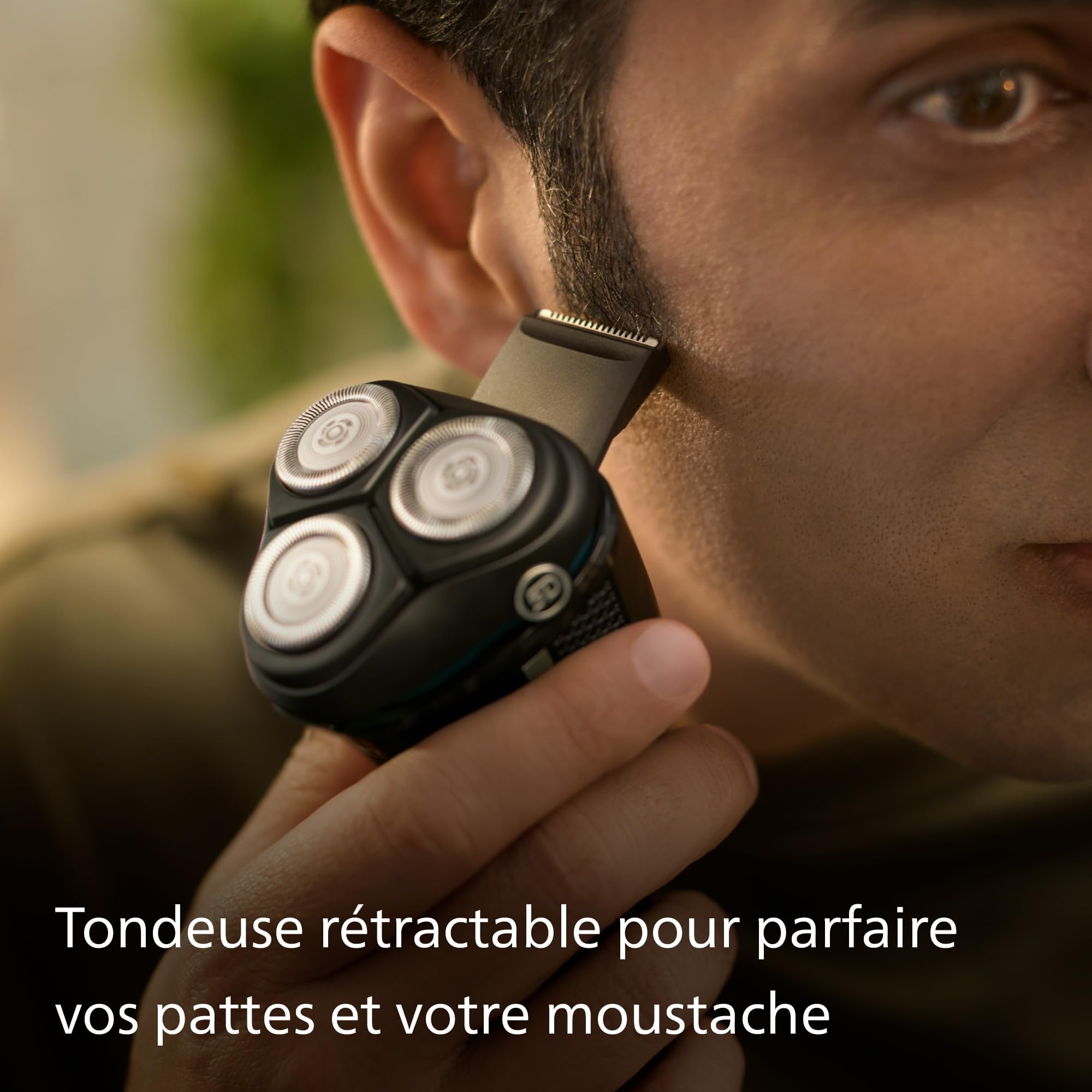 Philips Electric Shaver Series 3000 - rasoir électrique Wet & Dry pour hommes avec technologie SkinProtect, couleur Noir, tondeuse rétractable, rasoir sans fil avec housse de voyage (modèle S3241/12)
