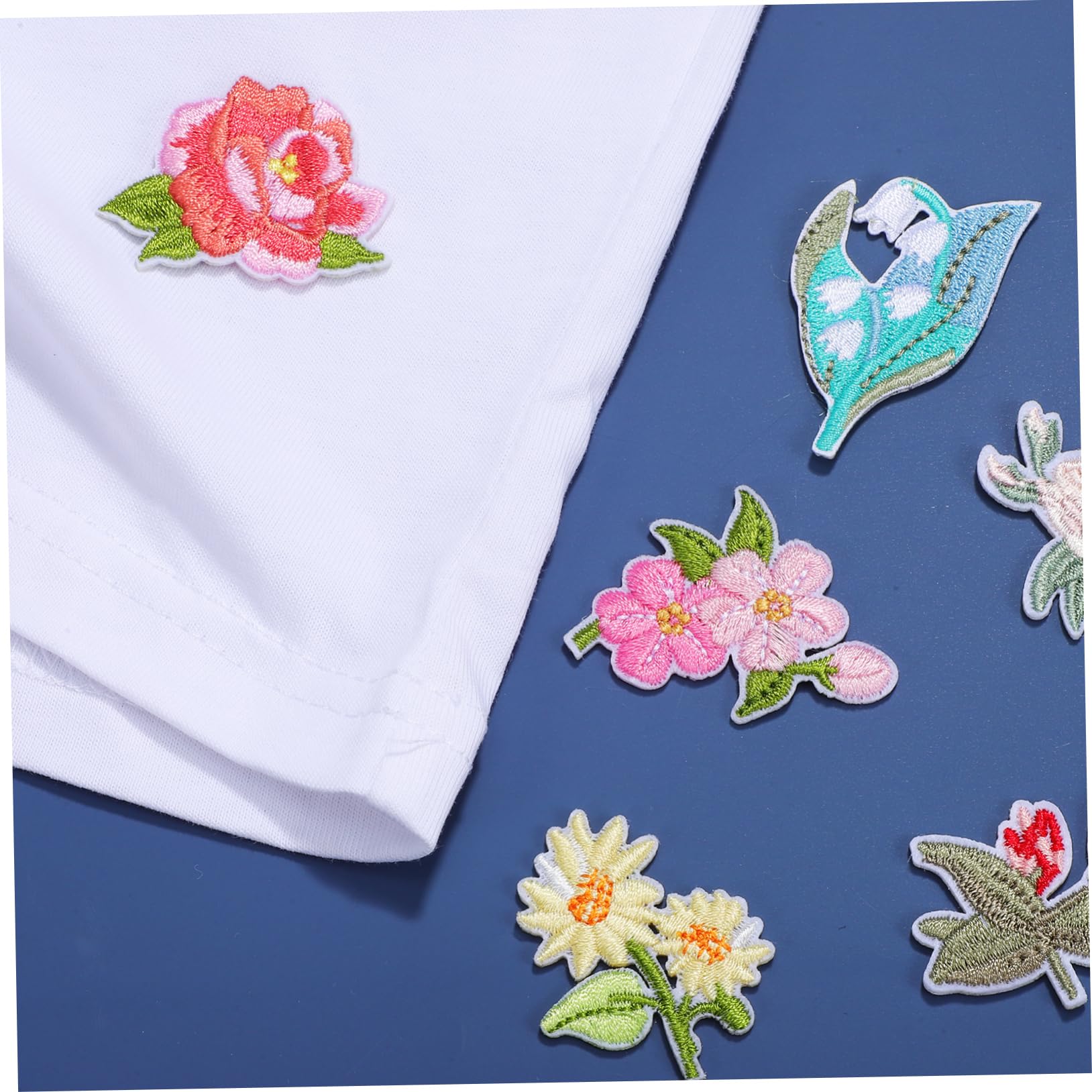STOBOK 70piezas Parches De Flores Bordadas Para Ropa Apliques Termoadhesivos Para Jeans Chaquetas Sombreros y Zapatos Reparación y