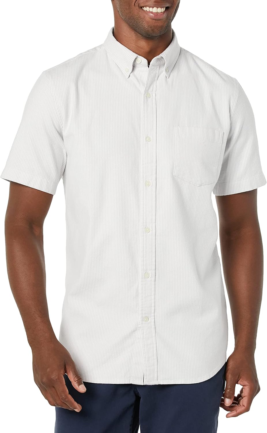 Amazon Essentials Men's Slim-Fit Short Sleeve Stretch Oxford Shirt with Pocket - Image 4