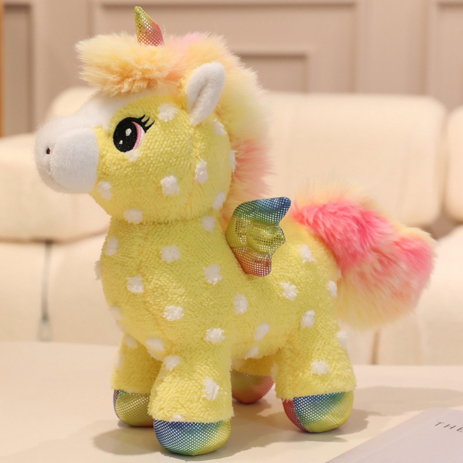 Trayosin Kuscheltier Einhorn Plüsch Regenbogen Stofftier zum Kuscheln & Spielen, Plüschtier Kuscheltier Süß Teenager Herz Plüsch Puppe Geschenk (25cm,Gelb)