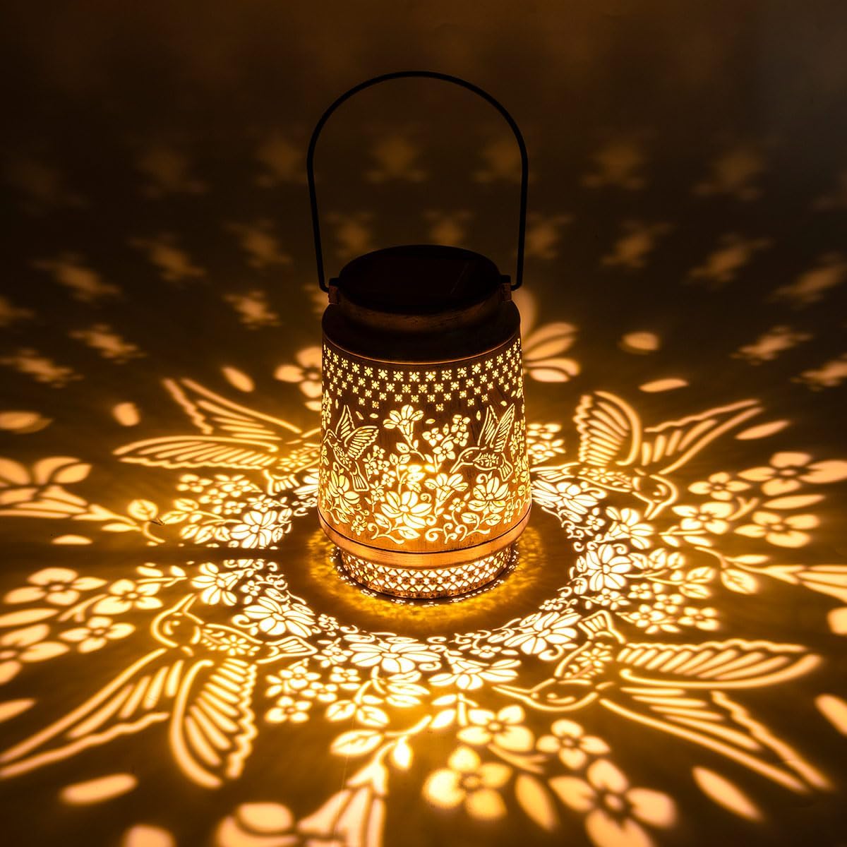 Outdoor Waterproof Fairy Solar Lanterns Metal Hanging Garden Light Decorative Solar Powered Lamp for Garden Backyard Patio Porch and Tree