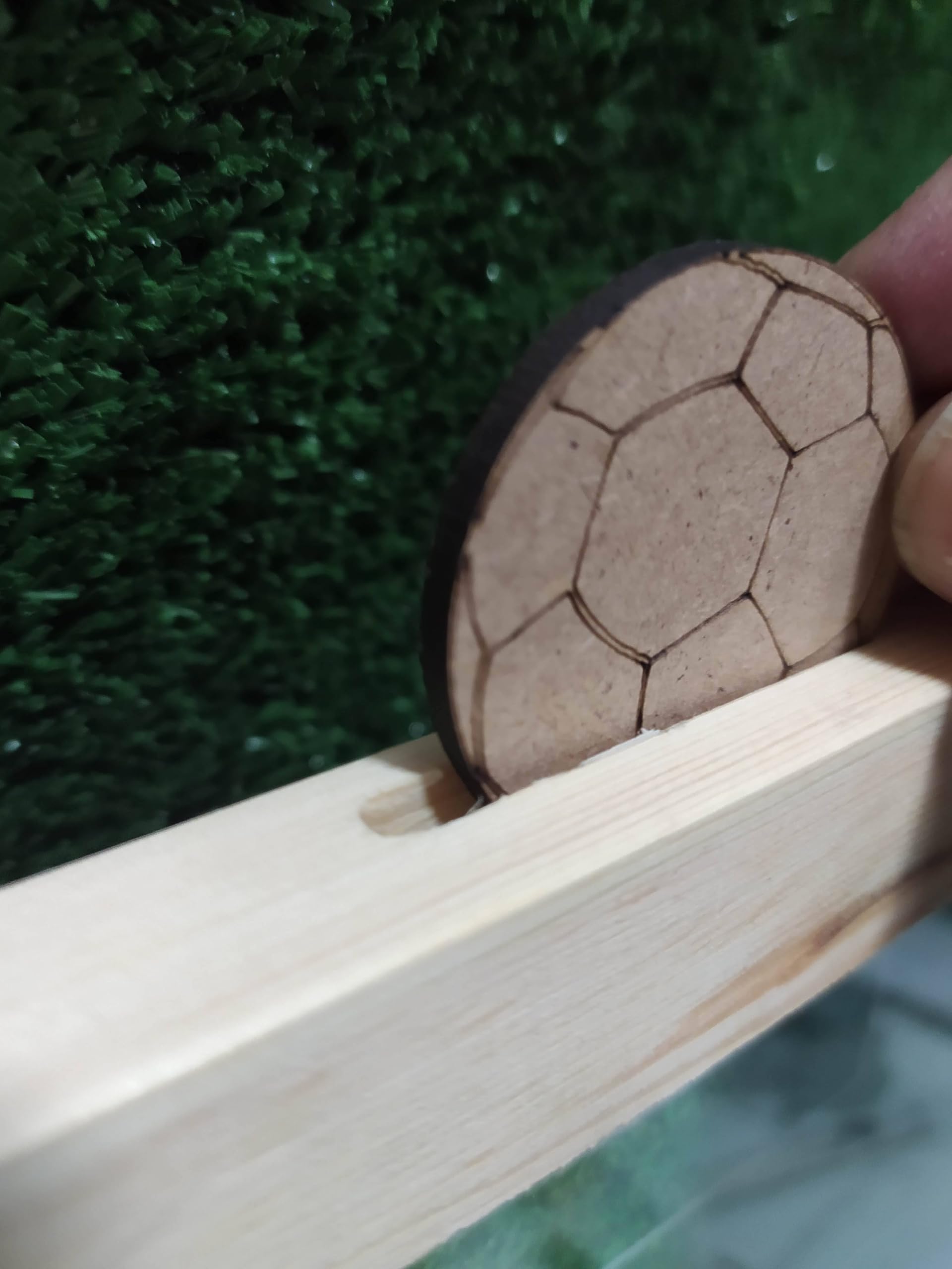 Cuadro de firmas Campo de fútbol Tipo Hucha para comunion, cumpleaños etc Totalmente Personalizado para la cantidad de fichas Que se necesite para el Evento