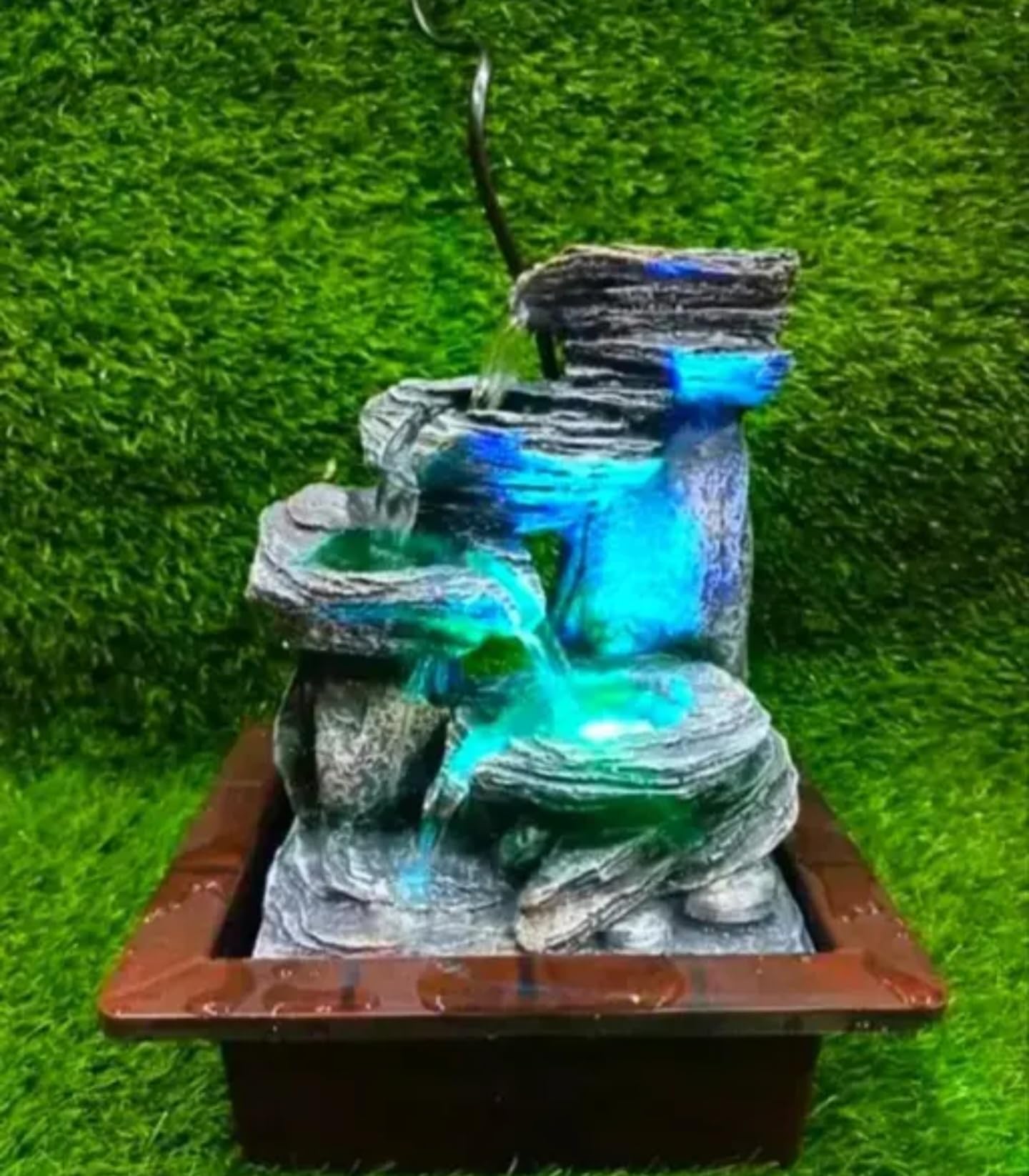 Fontaine decorative d'interieur en pierre grise et cascade de table