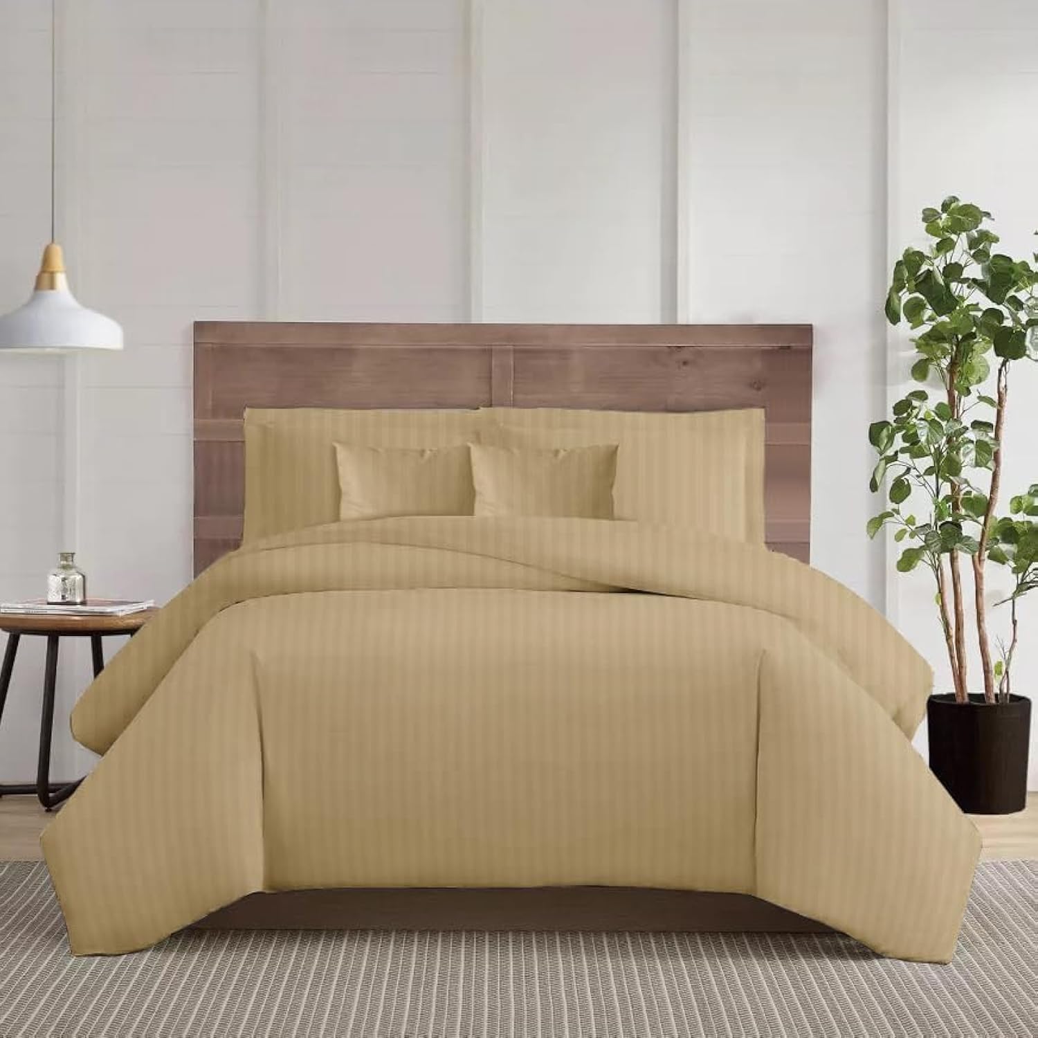 6-Piece Comforter Set 100% Microfiber- 1pc comforter (160x220cm), 1pc flat sheet (160x220cm), 2pcs pillowcase (50x75+17cm), 2pcs filled cushions (45x45cm) - Beige