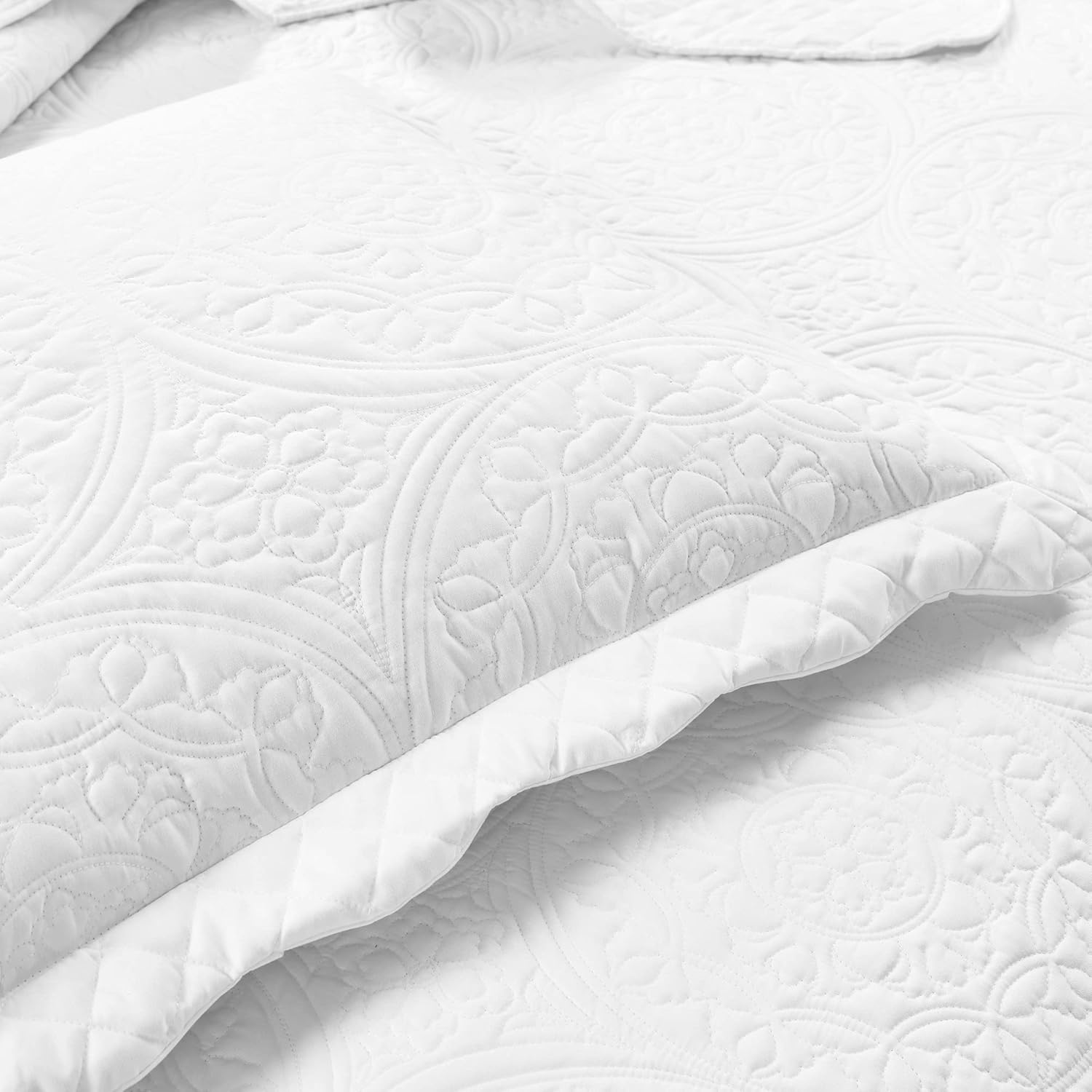 Lush Decor Medallion Scallop Oversized Bedspread Set,White