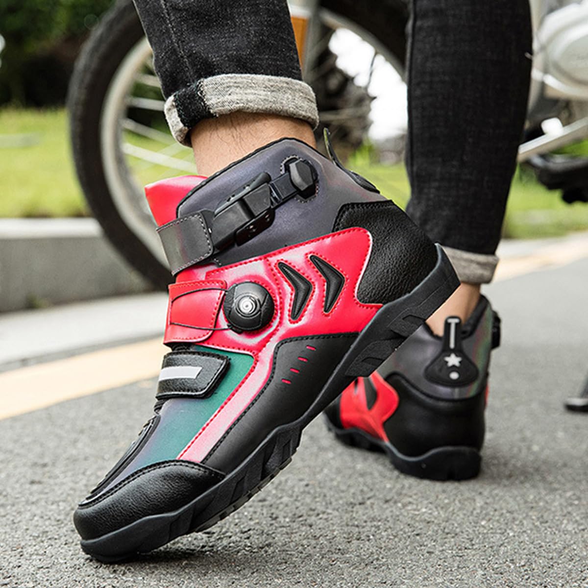 Stivali da Moto Uomo Scarpe da Moto Pista Racing | Rinforzo alla Caviglia e Tallone, Protezione Cambio, suola in gomma, Resistenti agli Urti, Chiusura Rapida, Antiscivolo