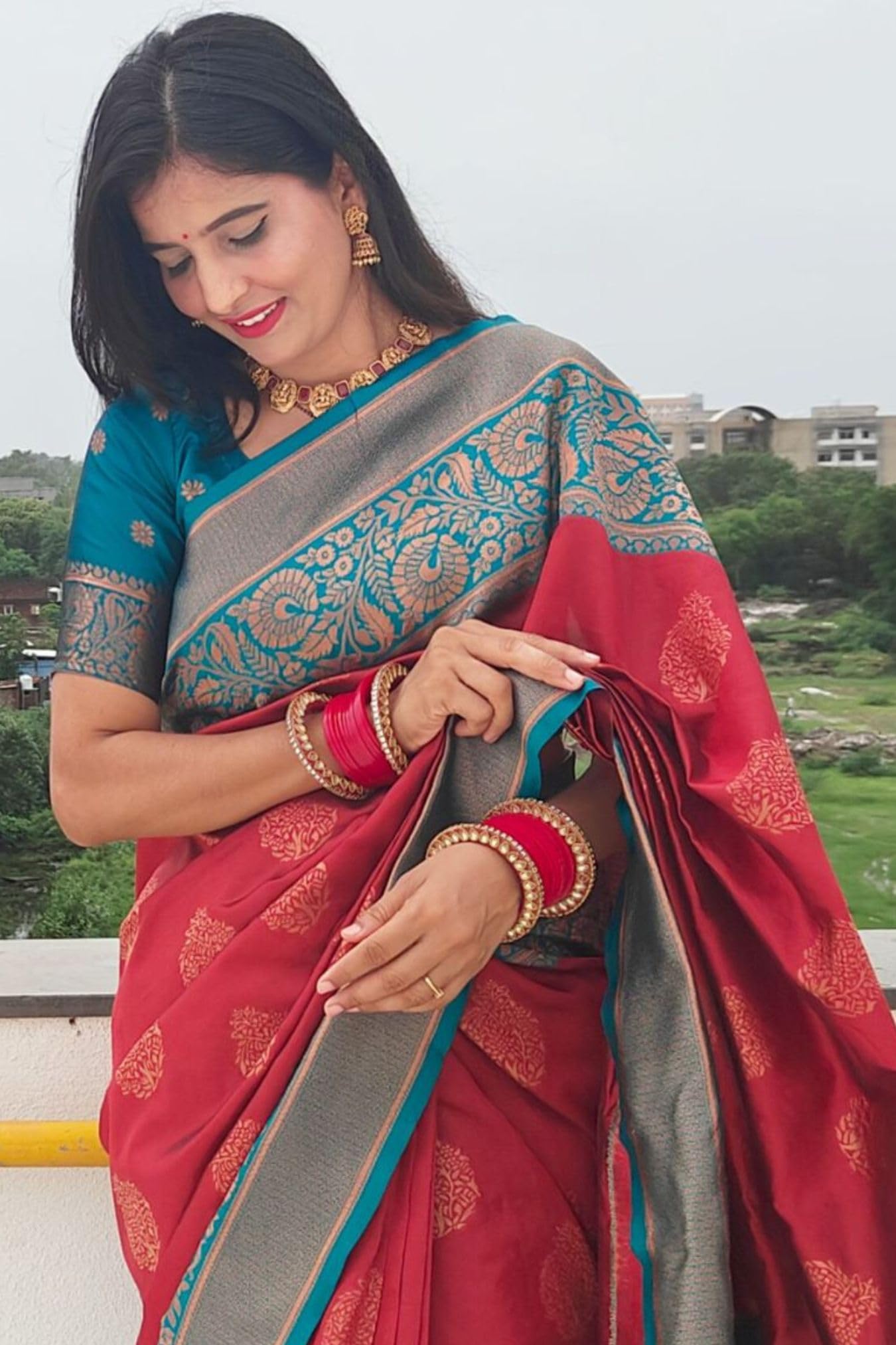 SGF11 Women's Kanjivaram Ready To Wear Silk Saree with Blouse Piece product image 5